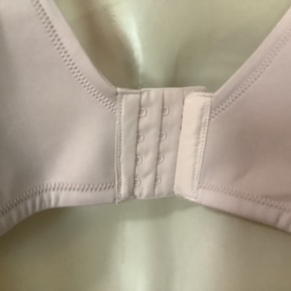 NWOT Vanity Fair Beauty Back Bra 44C - Picture 8 of 10